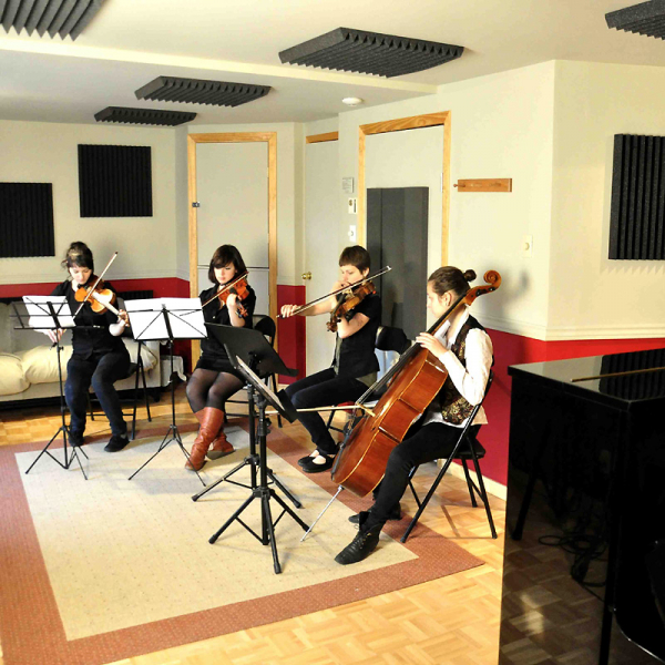 Photo : Studio de Repet avec piano Yamaha Bechstein