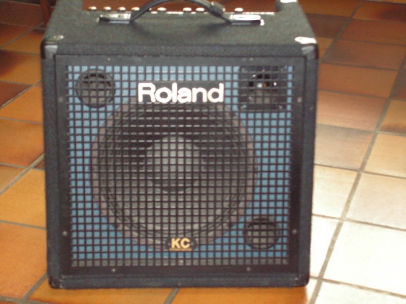 Photo annonce ROLAND    KC     350 AMPLI SYNTHE
