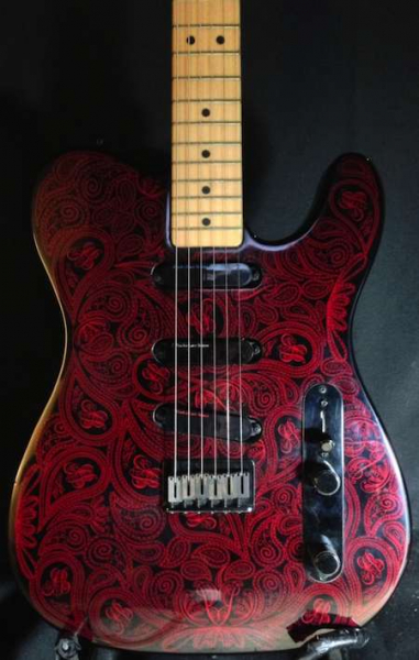 Photo annonce Fender Telecaster James Burton noir et rouge