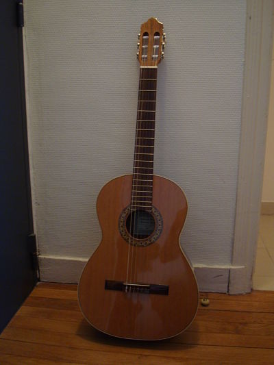 Photo annonce Guitare classique de luthier espagnol 4 4