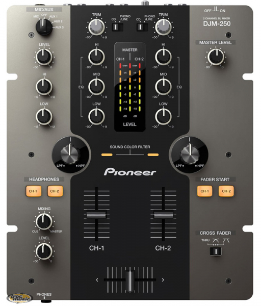 Photo : Pioneer DJM 250  K + 2 Numark NDX 400