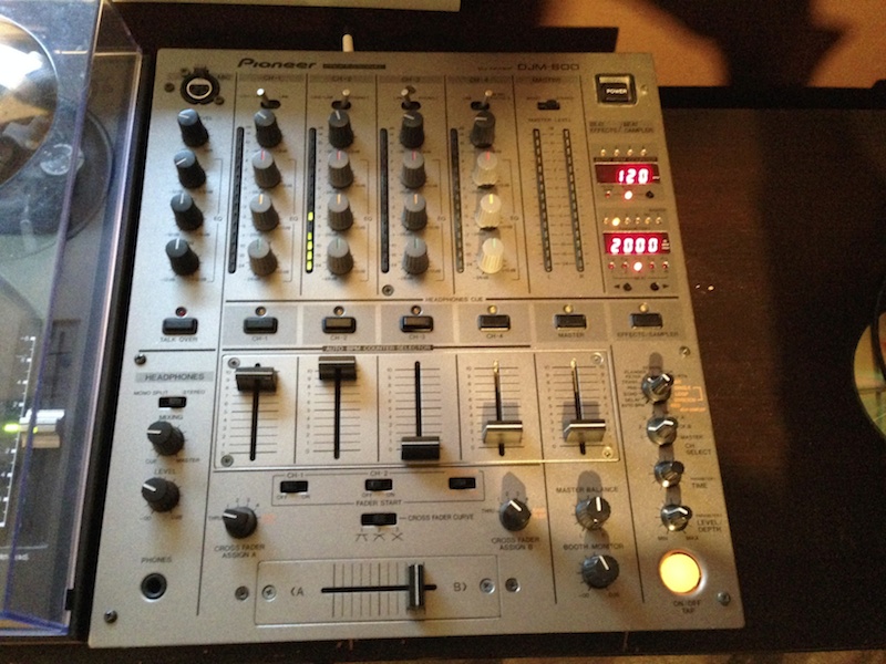 Photo annonce Pioneer    DJM   600 silver