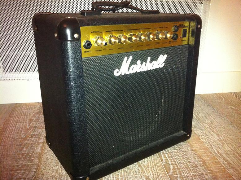 Photo annonce Marshall  MG15   DFX 15 Watts