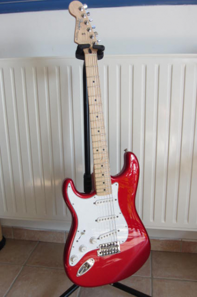 Photo : Fender Stratocaster LH Chrome Red 2007