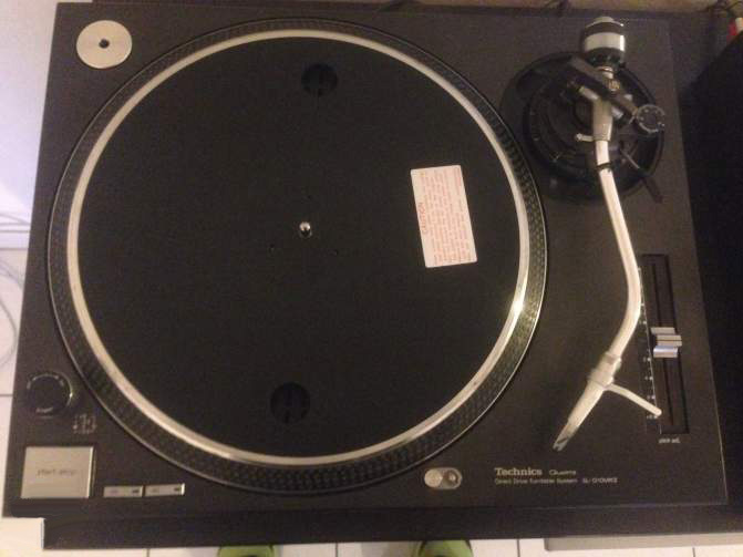 Photo annonce Technics       1210 2 platines + Table Ecler nuo4