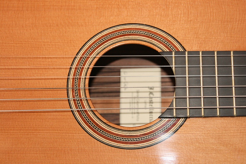 Photo : Guitare  luthier classique gaucher JB Castelluccia