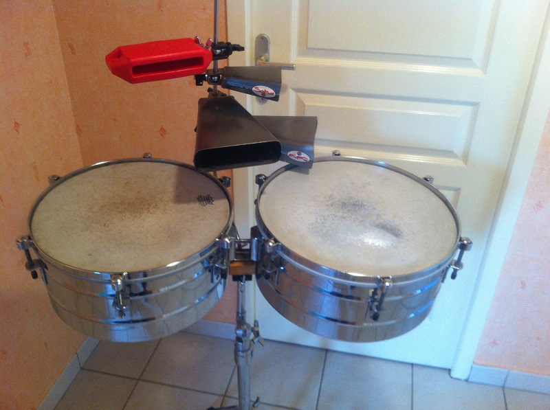 Photo : TIMBALES         13 et 14 + trepied + baguettes