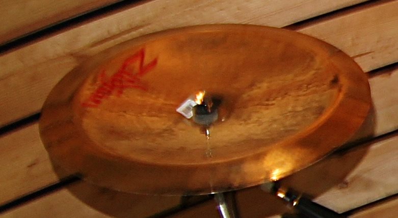 Photo : Zildjian  China  Trash de 20 Cymbale
