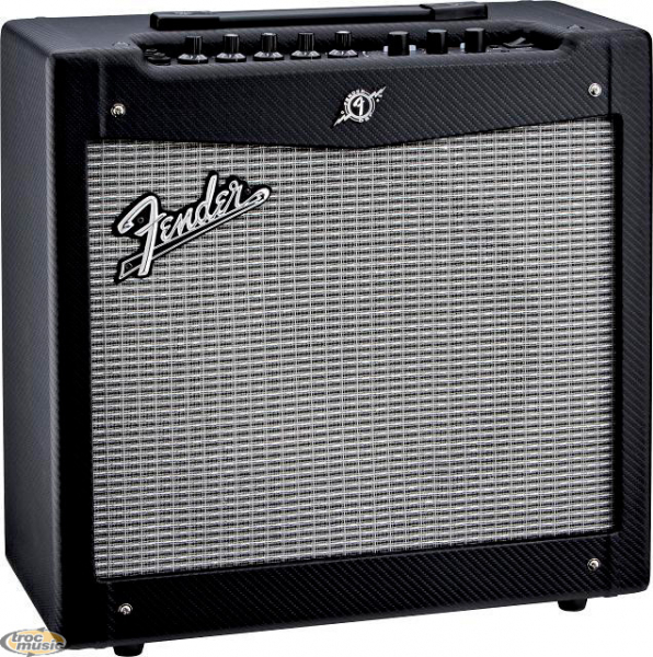 Photo : Fender  Mustang  II + pedale footswitch