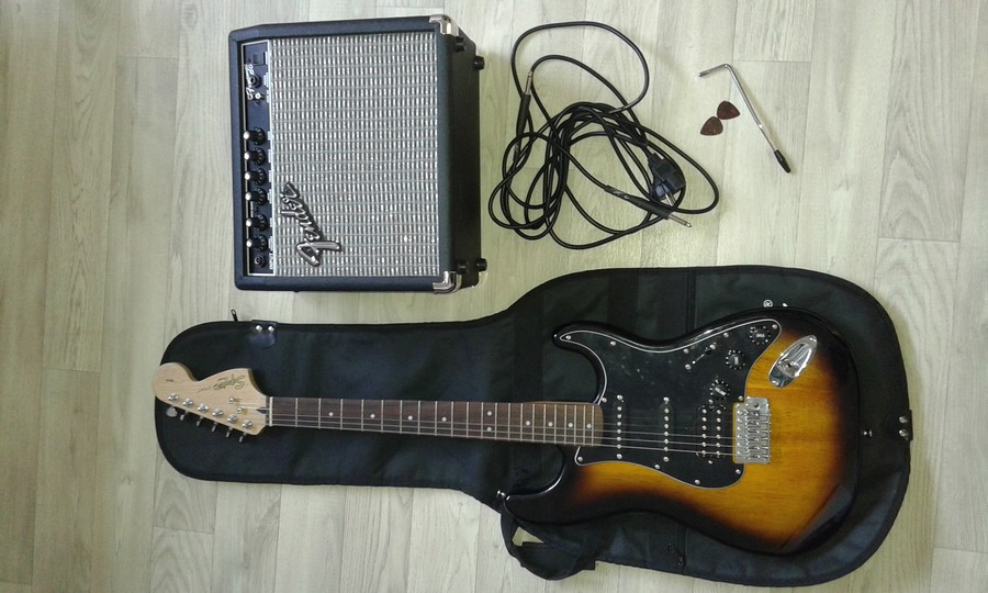 Photo : Fender Squier Affinity Stratocaster avec ampli