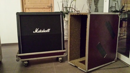 Photo annonce Marshall     1960A Baffle et son Fly Case
