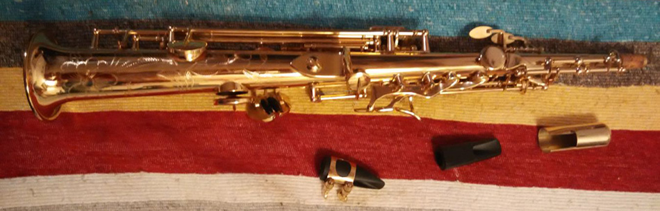 Photo : Yanagisawa    saxophone sopranino avec 2 becs