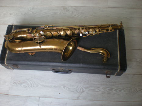 Photo : Saxophone  Tenor King Voll True des annees 30
