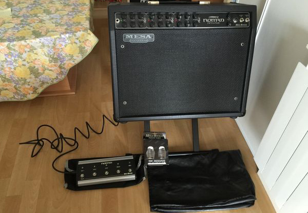Photo : Mesa    Boogie   Nomad 55 + stand