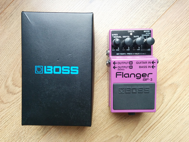 Photo : Flanger          Boss BF3 de 2015 avec boite