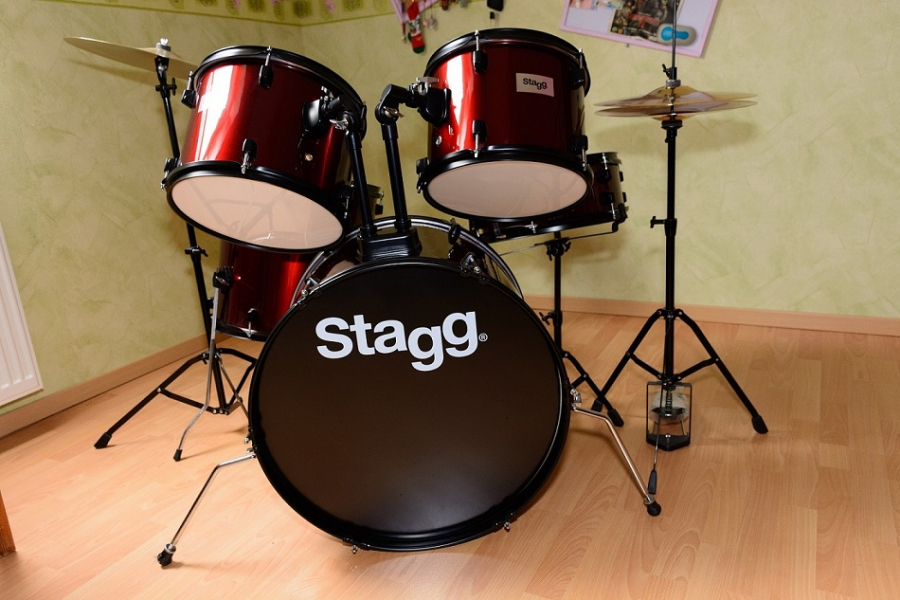 Photo : STAGG   Junior   rouge 