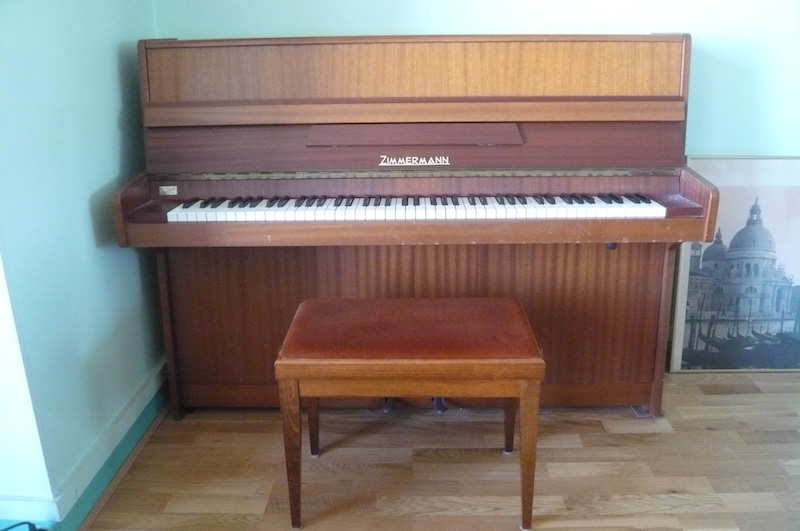 Photo : Piano    droit   d etude Zimmermann