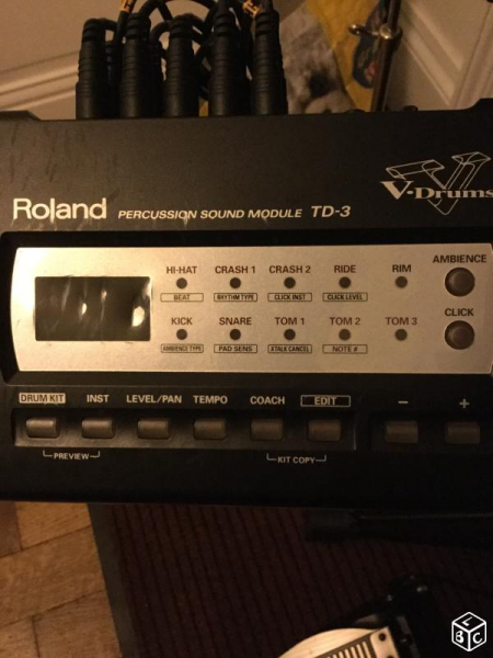 Photo : Roland   TD   3  ideale pour debuter la batterie