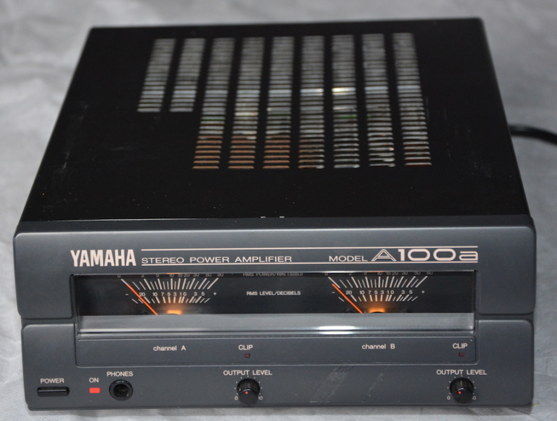 Photo : Ampli    2x80    watts Yamaha A100A
