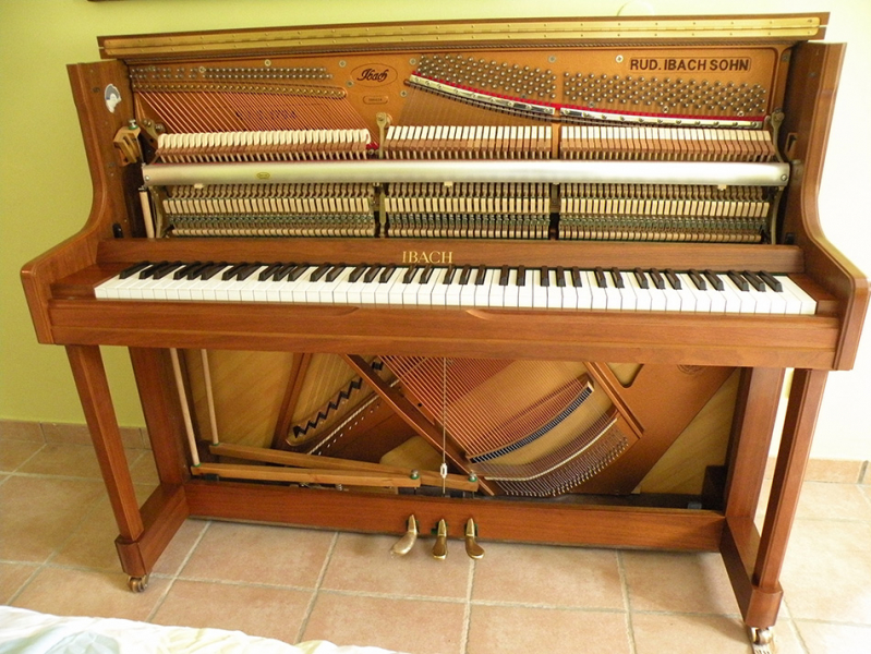 Photo : Piano   droit    Ibach 116 elegance 1994 etat neuf