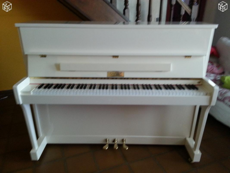 Photo : Piano   droit    Blondel 113 Menuet finition Blanc