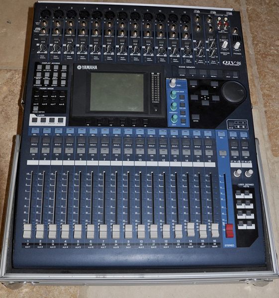 Photo : Table Mixage Yamaha 01V96