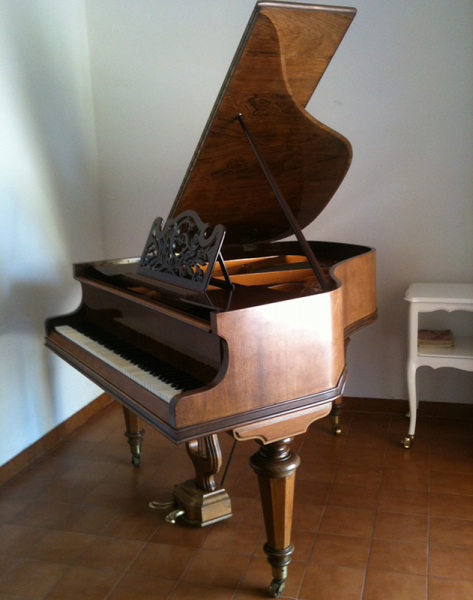 Photo : Piano  a  queue  Gaveau crapaud de 1906