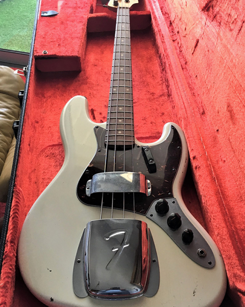 Photo annonce fender jazz bass custom shop relic 64