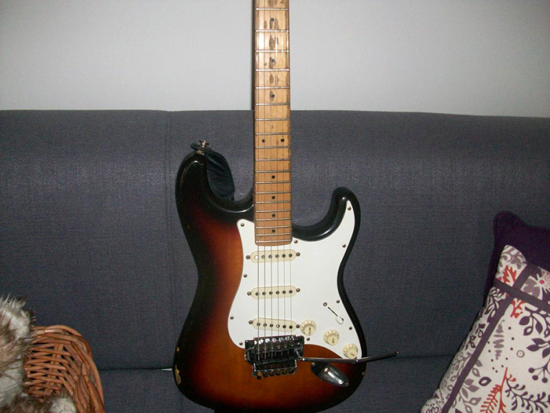 Photo annonce Fender strat serie E de 1989