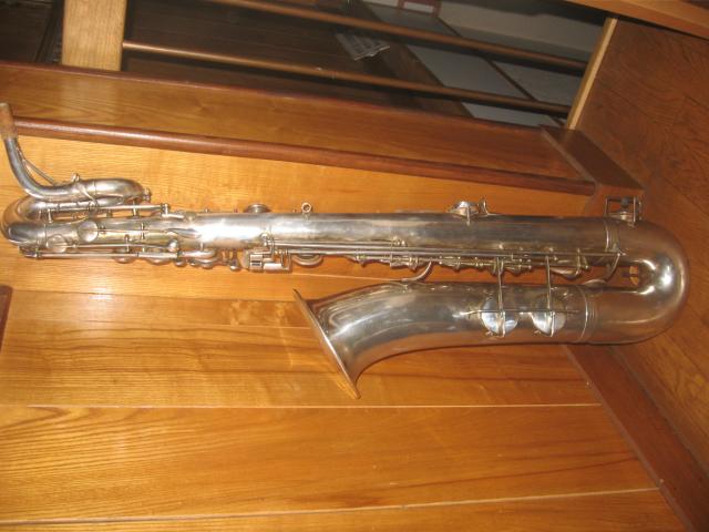 Photo : Saxophone Baryton des annees 40