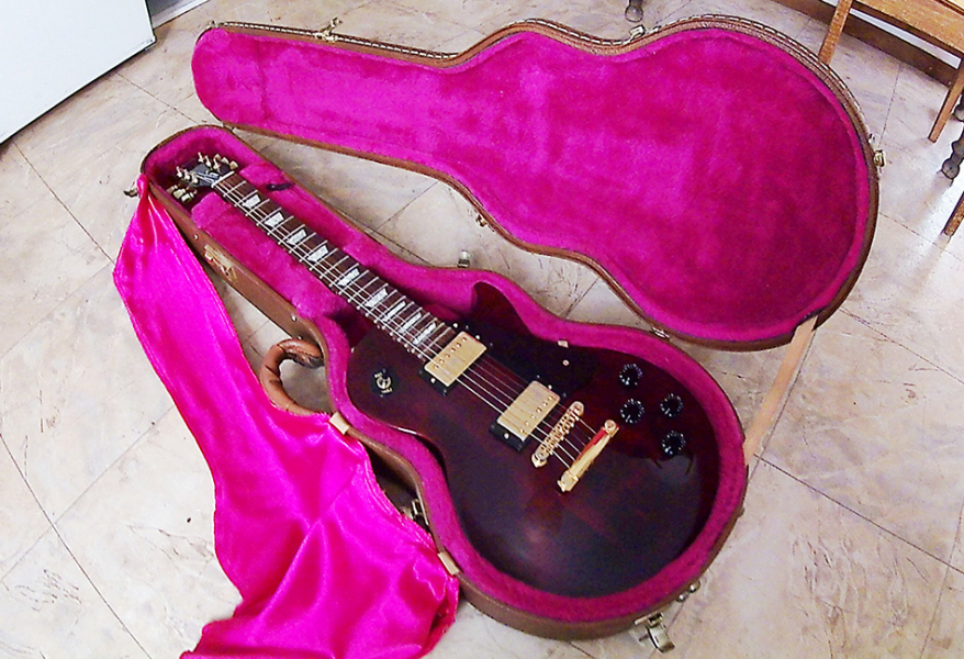 Photo : Gibson Les Paul Studio Gold wine red