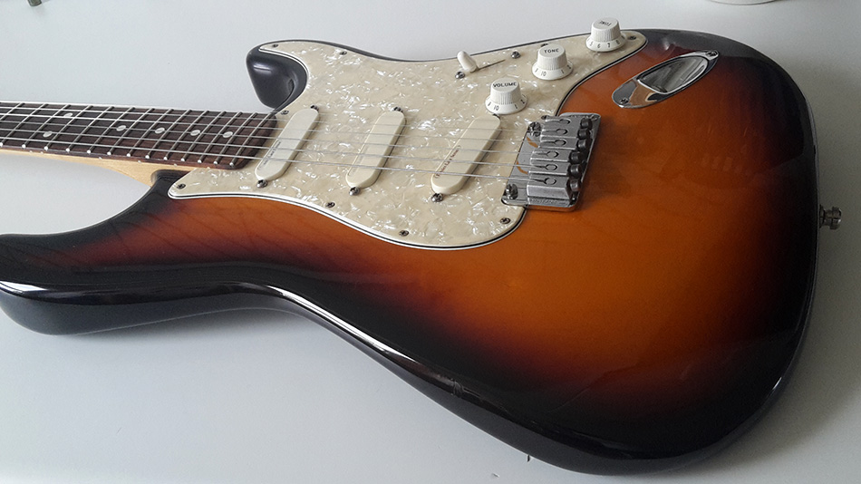 Photo : Fender Strat plus deluxe 40th anniversary