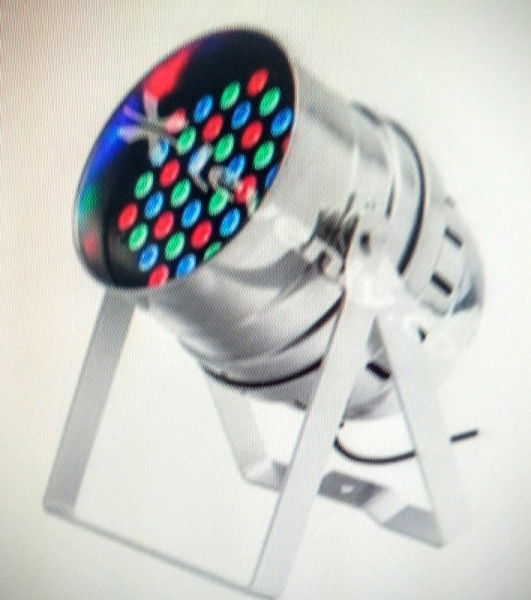 Photo : Projecteur PAR 64 ALU A 36 LEDS 