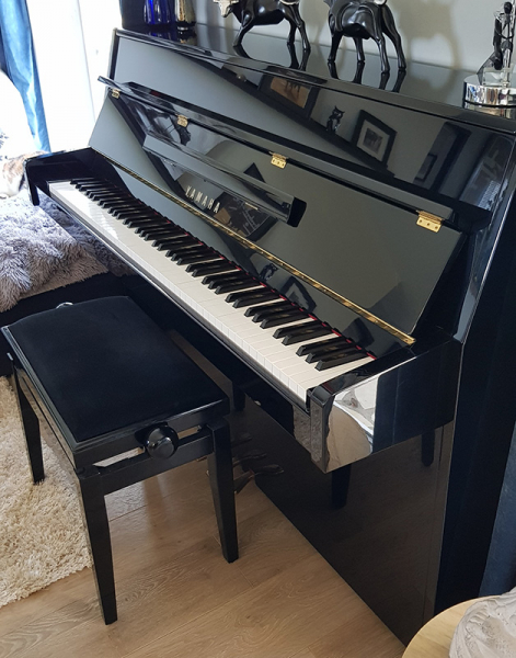Photo : Piano   droit   Yamaha B1