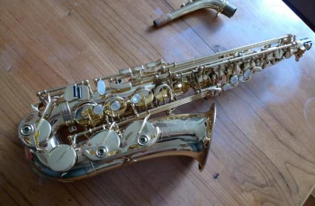 Photo : Saxophone alto selmer super action serie II 