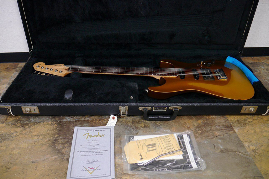 Photo : Fender  Custom  Shop Showmaster 2003