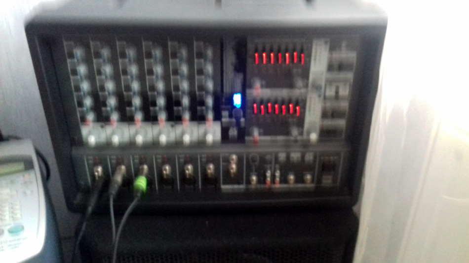 Photo : Behringer     PMP960M mixage amplifie