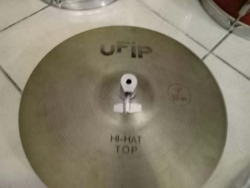 Photo : Charleston   13  Hit Hat UFIP Cymbales
