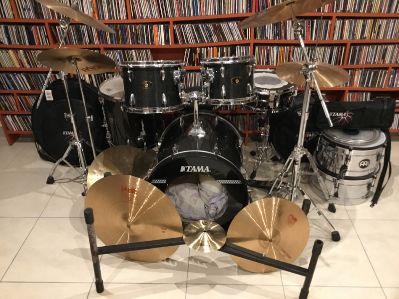 Photo : TAMA IMPERIALSTAR complete 5 futs + 6 cymbales