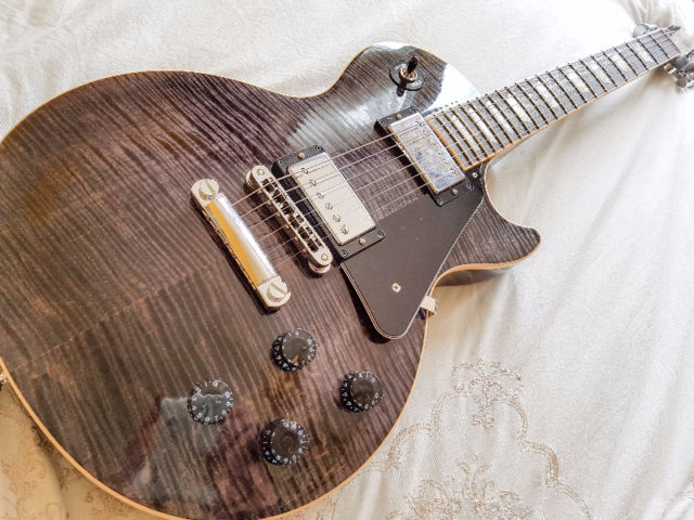 Photo : Gibson Les Paul Standard BLACKWATER
