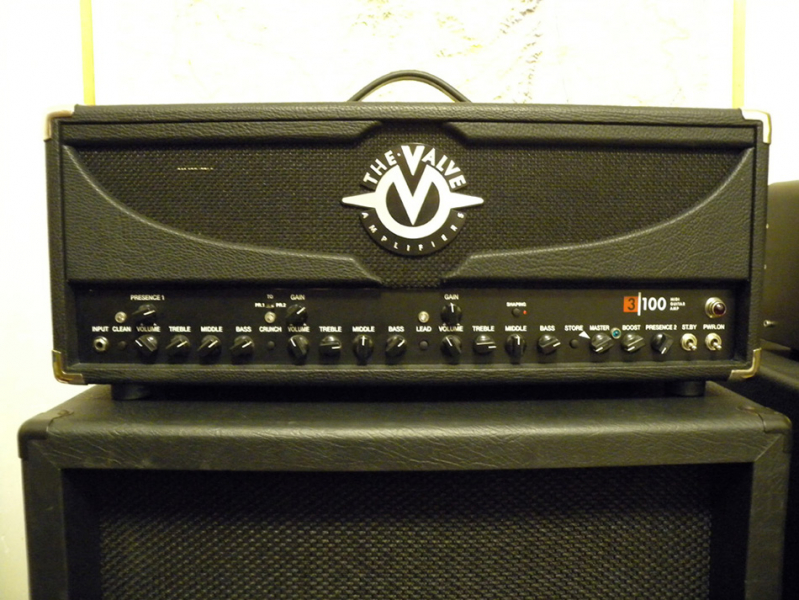 Photo : Ampli     The    Valve 3 100 avec son pedalier