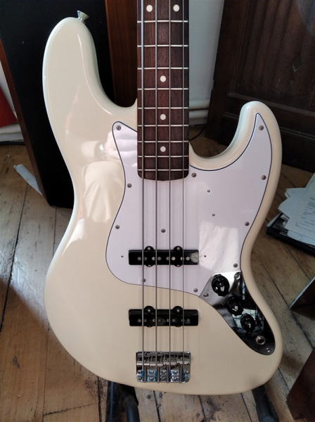 Photo annonce Fender Jazz Bass import japonais