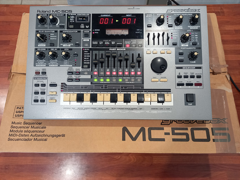 Photo annonce Roland     MC    505 Groovebox