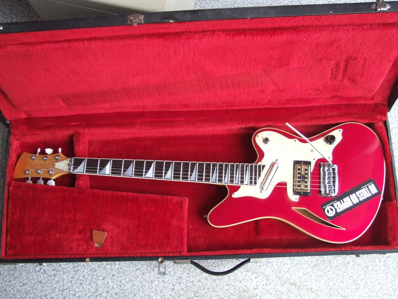 Photo annonce CHARVEL Surfcaster
