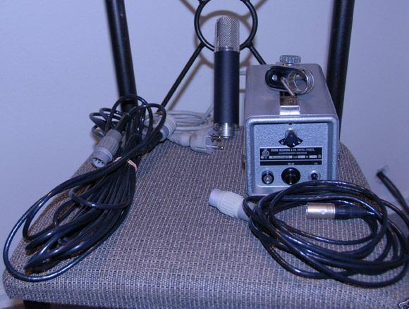 Photo : Neumann Gefell UM 57