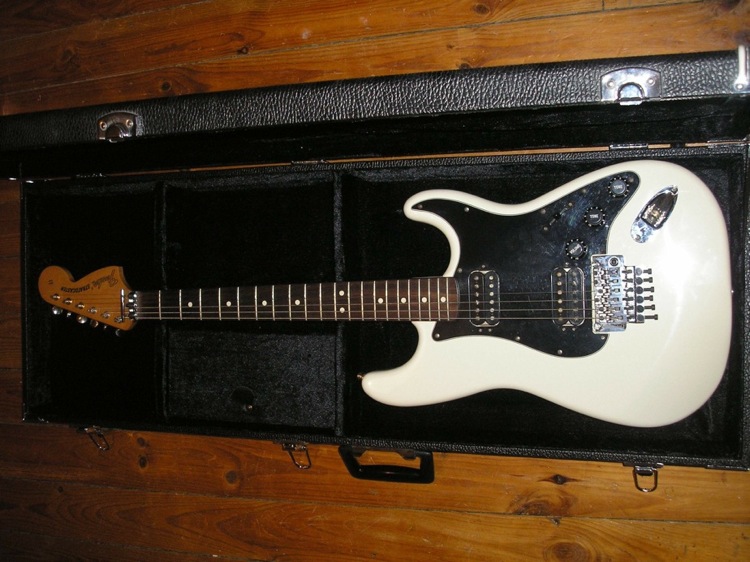 Photo annonce Fender Stratocaster Deluxe Serie