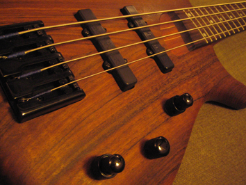 Photo : Mayones Be 4 Lutherie Polonaise