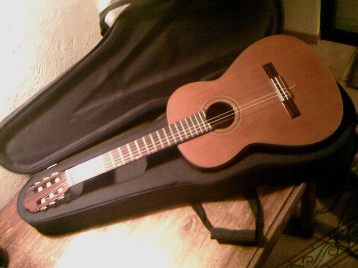 Photo : GUITARE CLASSIQUE ESTEVE