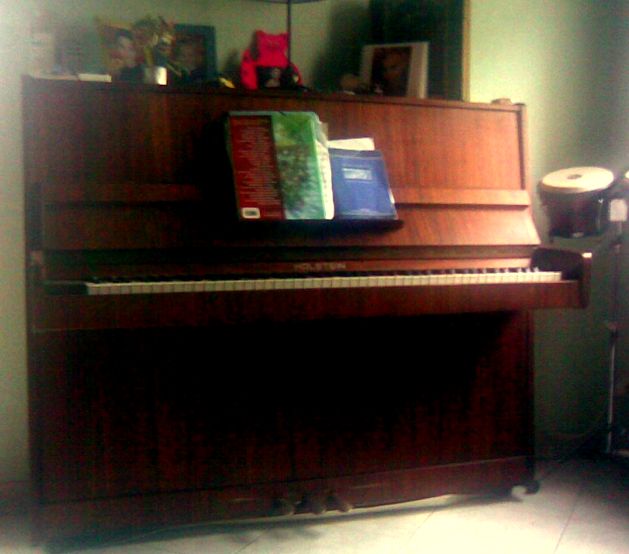 Photo : PIANO droit HOLSTEIN 88 touches