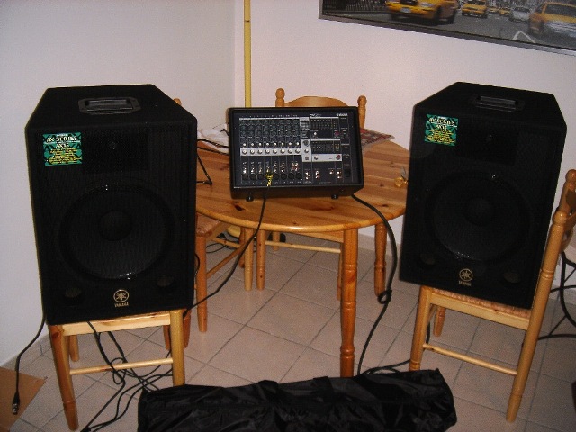 Photo annonce Yamaha EMX 212S & AX 15 + pieds + cables